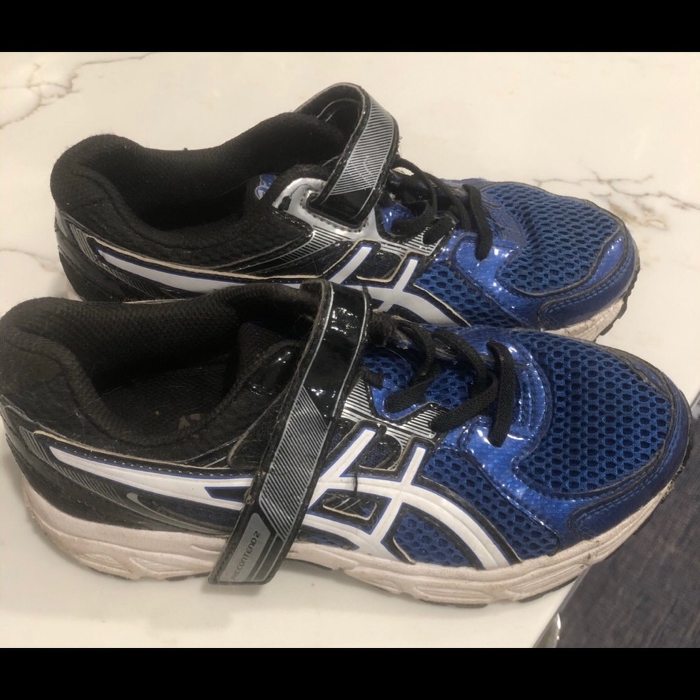 Boys Geox Gym Shoes / Sneakers
